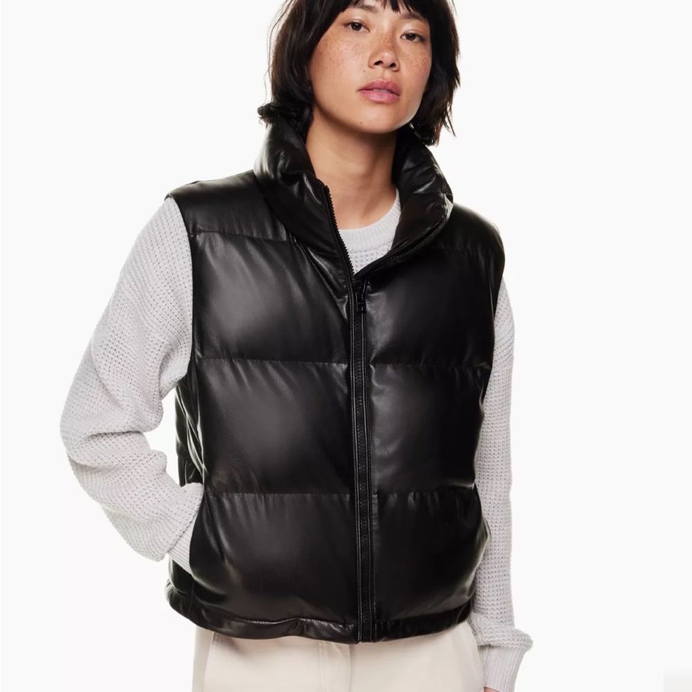 NWOT Aritzia Wilfred Free Black Vista Puffer Vest